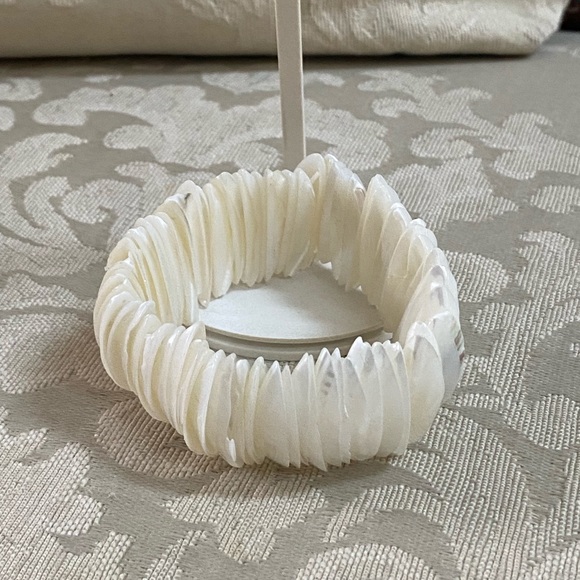 Barse Pearl Bracelet - Picture 9 of 9